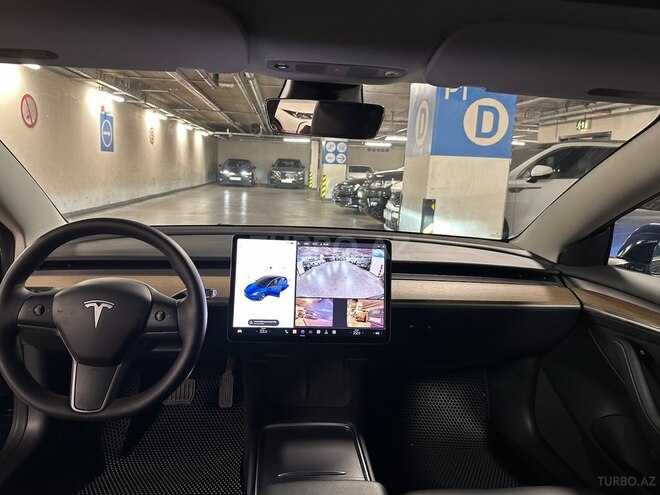 Tesla Model 3-9