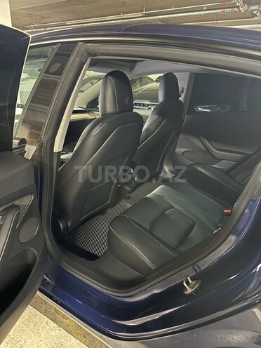 Tesla Model 3-8
