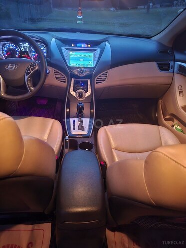 Hyundai Elantra 2012, 223,618 km - 1.8 l - Şəki