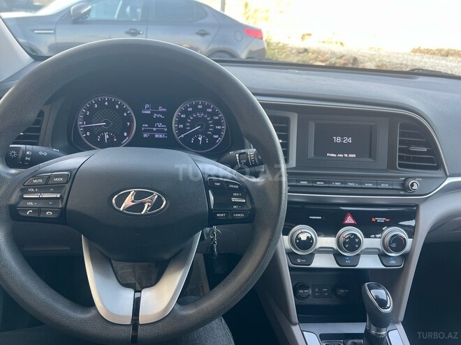 Hyundai Elantra 2019, 61,799 km - 2.0 л - Bakı