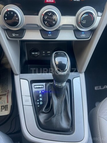 Hyundai Elantra 2019, 61,799 km - 2.0 л - Bakı