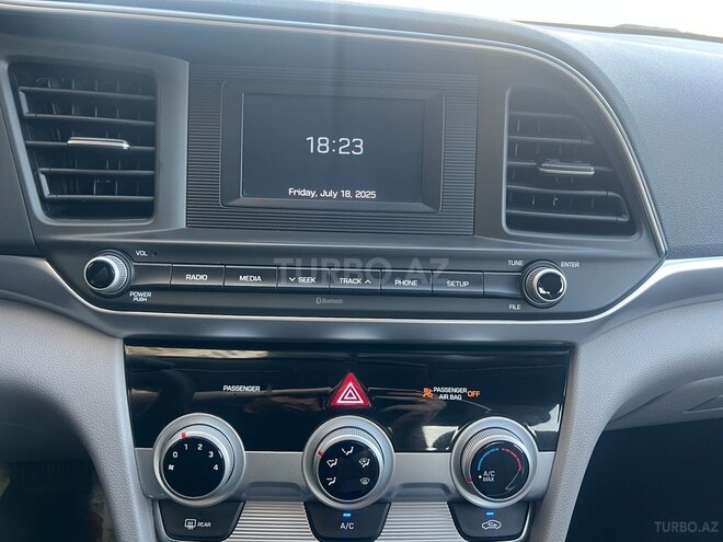 Hyundai Elantra 2019, 61,799 km - 2.0 л - Bakı