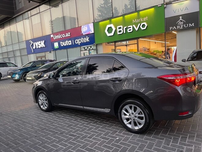 Toyota Corolla 2015, 197,000 km - 1.6 l - Bakı