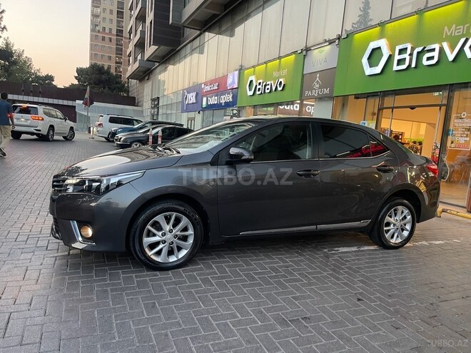 Toyota Corolla 2015, 197,000 km - 1.6 l - Bakı