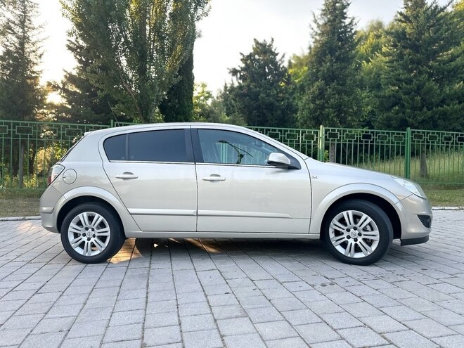 Opel Astra 2009, 236,000 km - 1.3 l - Balakən