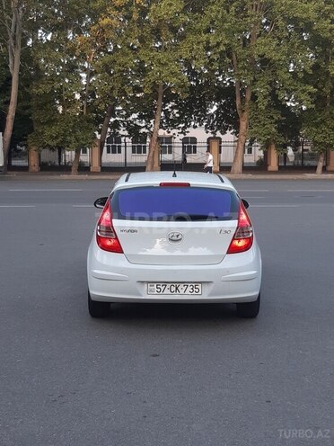 Hyundai i30 2011, 271,000 km - 1.6 л - Mingəçevir