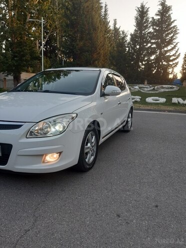 Hyundai i30 2011, 271,000 km - 1.6 л - Mingəçevir