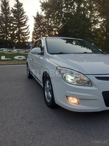 Hyundai i30 2011, 271,000 km - 1.6 л - Mingəçevir
