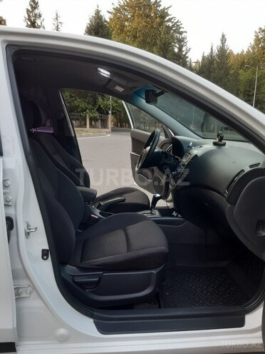 Hyundai i30 2011, 271,000 km - 1.6 л - Mingəçevir