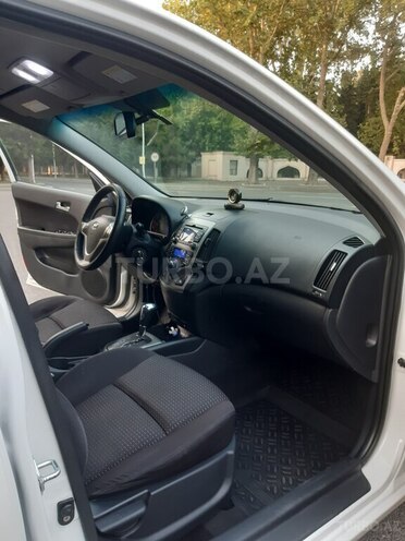 Hyundai i30 2011, 271,000 km - 1.6 л - Mingəçevir