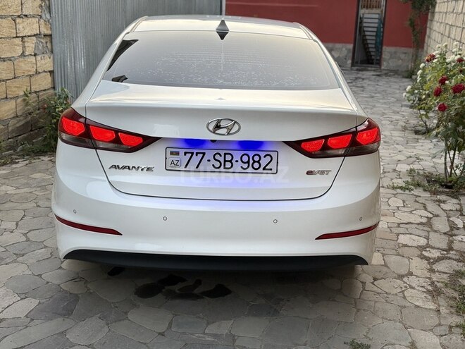 Hyundai Avante 2016, 88,000 km - 1.6 л - İsmayıllı