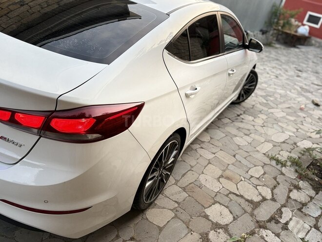Hyundai Avante 2016, 88,000 km - 1.6 л - İsmayıllı