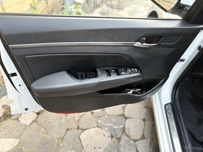 Hyundai Avante 2016, 88,000 km - 1.6 л - İsmayıllı