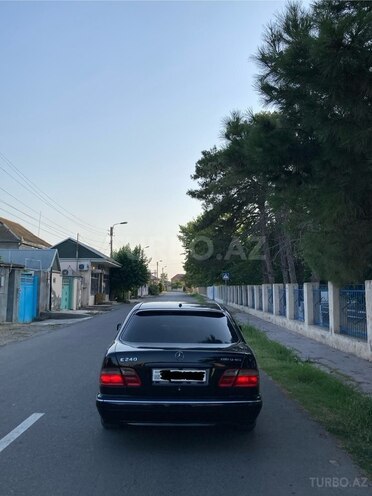 Mercedes E 240 1998, 275,000 km - 2.4 l - Beyləqan
