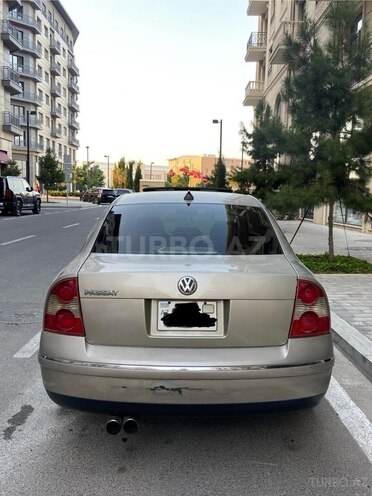Volkswagen Passat-5