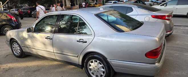 Mercedes E 240 1999, 306,000 km - 2.4 l - Bakı