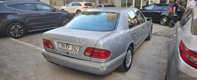 Mercedes E 240 1999, 306,000 km - 2.4 l - Bakı