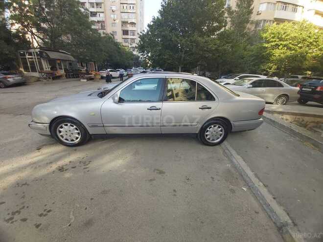 Mercedes E 240 1999, 306,000 km - 2.4 l - Bakı