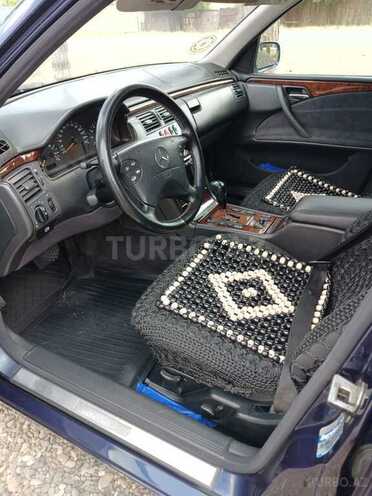 Mercedes E 240 2000, 350,000 km - 2.4 l - Ağcabədi