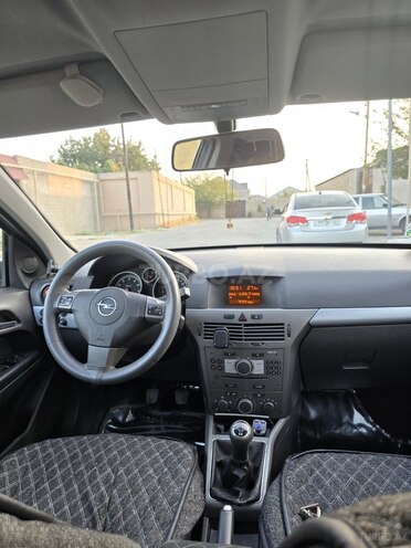 Opel Astra 2006, 280,000 km - 1.4 l - Bakı