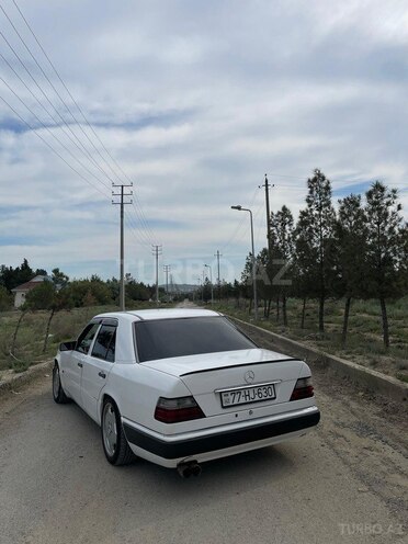 Mercedes E 220 1993, 396,523 km - 2.2 л - Şirvan