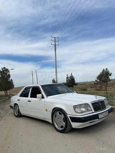 Mercedes E 220 1993, 396,523 km - 2.2 л - Şirvan