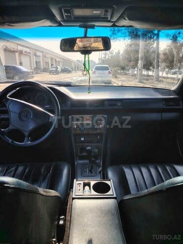 Mercedes E 220 1993, 396,523 km - 2.2 л - Şirvan