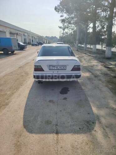Mercedes E 220 1993, 396,523 km - 2.2 л - Şirvan