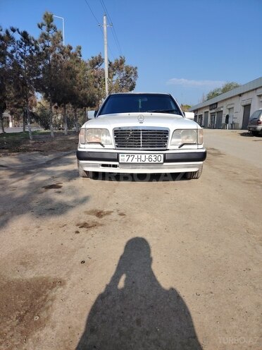 Mercedes E 220 1993, 396,523 km - 2.2 л - Şirvan