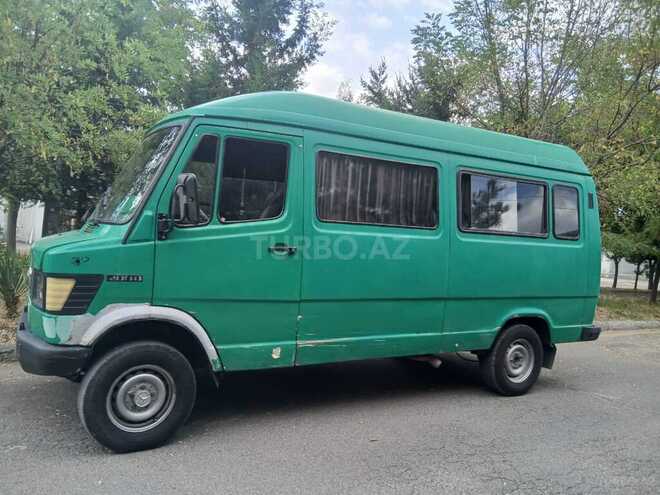 Mercedes 208 D-5