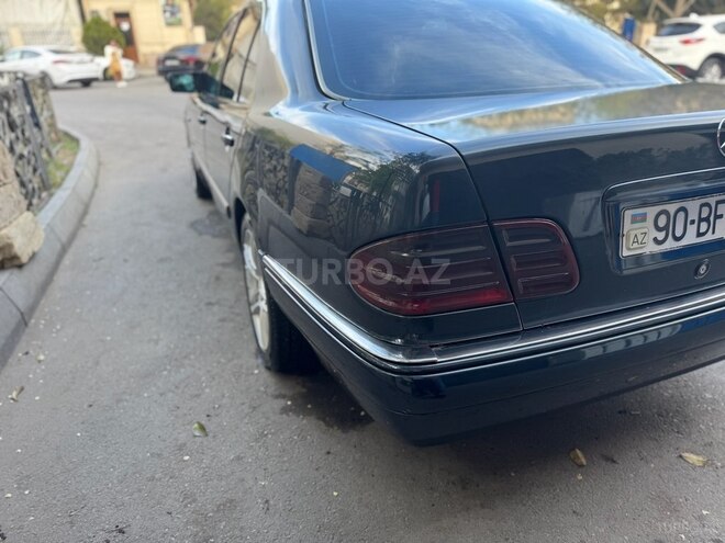 Mercedes E 320-5