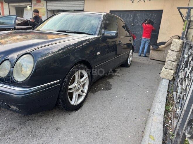 Mercedes E 320-3