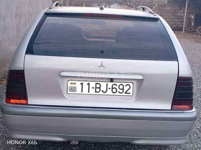 Mercedes C 220 d-4
