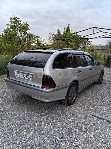 Mercedes C 220 d-5