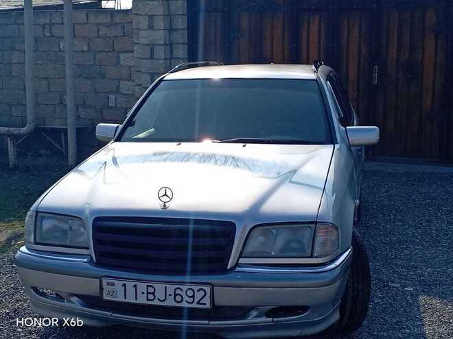 Mercedes C 220 d-1