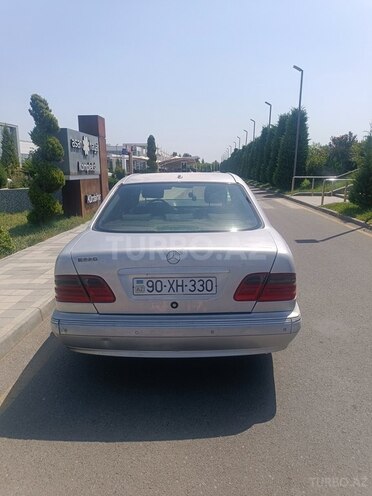 Mercedes E 220 d 2001, 340,000 km - 2.2 л - Kürdəmir