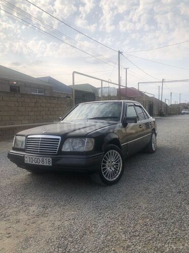Mercedes E 300-2