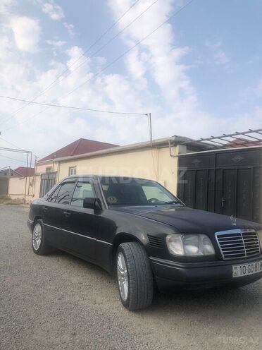 Mercedes E 300-4
