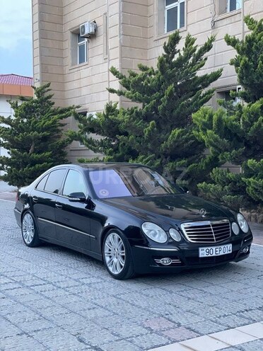 Mercedes E 220-1