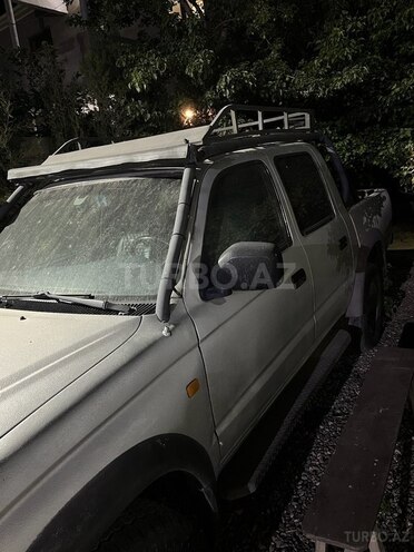 Toyota Hilux 2003, 661,287 km - 3.0 l - Sumqayıt