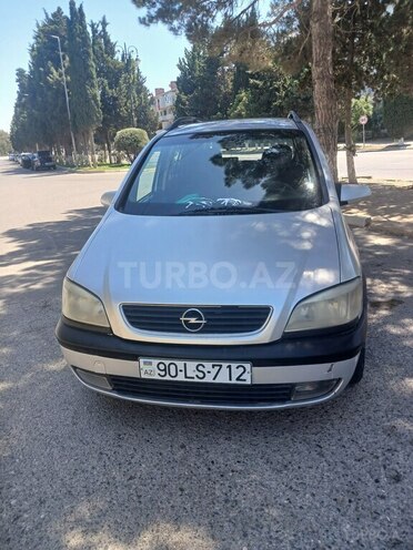 Opel Zafira-1