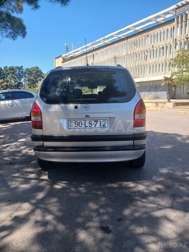 Opel Zafira-2