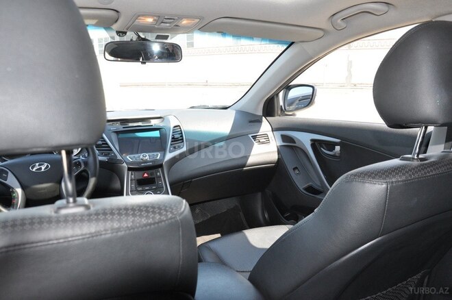 Hyundai Avante 2015, 240,000 km - 1.6 л - Gəncə