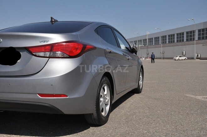 Hyundai Avante 2015, 240,000 km - 1.6 л - Gəncə