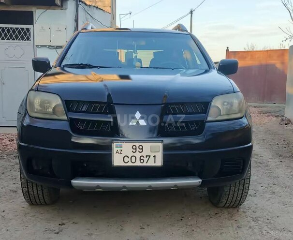 Mitsubishi Outlander 2004, 300,000 km - 2.4 l - Salyan
