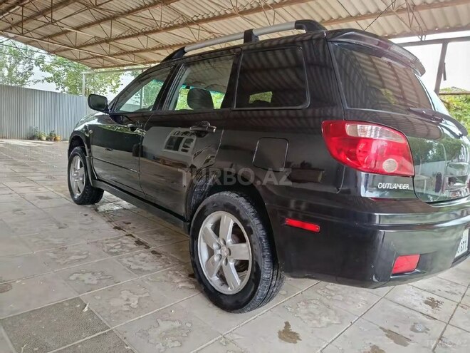 Mitsubishi Outlander 2004, 300,000 km - 2.4 l - Salyan