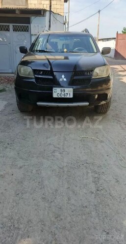 Mitsubishi Outlander 2004, 300,000 km - 2.4 l - Salyan