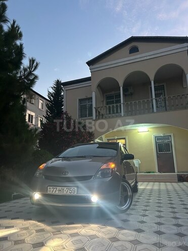 Toyota Prius-5