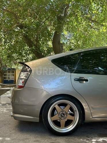 Toyota Prius-11
