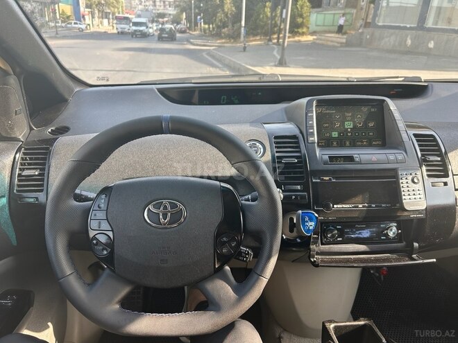 Toyota Prius-13